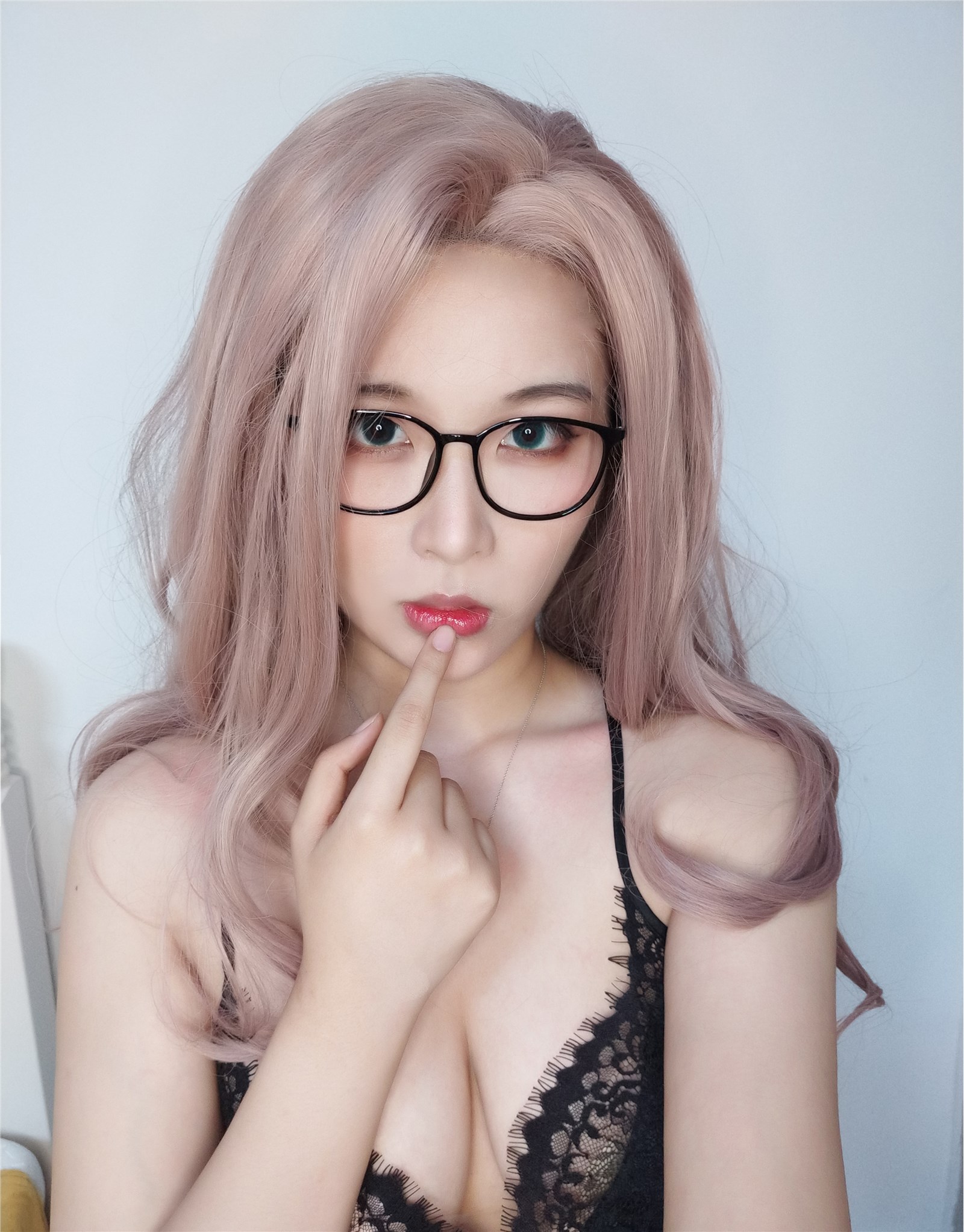 Hsuen Hsiao school sister. - Glasses lady(1)
